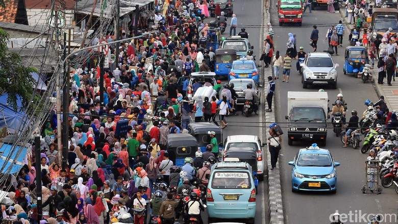 Anies: PKL Tanah Abang Tugas Pak Gubernur, Bukan Saya