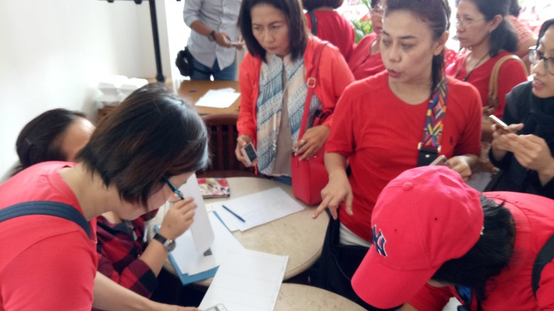Warga Galang Foto KTP untuk Jaminan Penangguhan Penahanan Ahok