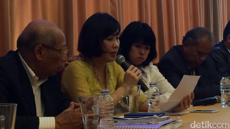 Veronica Menangis Bacakan Alasan Ahok Cabut Permohonan Banding