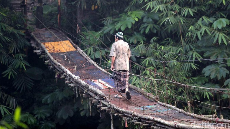 Jembatan Gantung Mengerikan di Lenteng Agung Jaksel