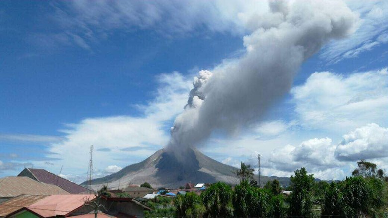 gunung-marapi-meletus-warga-diimbau-jauhi-area-3-km-dari-puncak