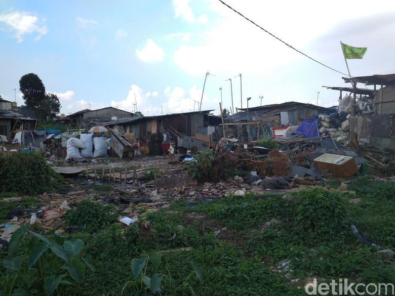 ada-bedeng-kumuh-di-jatipadang-jaksel-begini-penjelasan-lurah