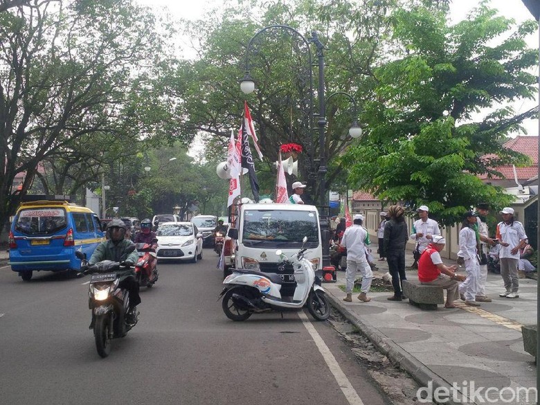 Sidang Perdana Buni Yani, Massa Datangi PN Bandung
