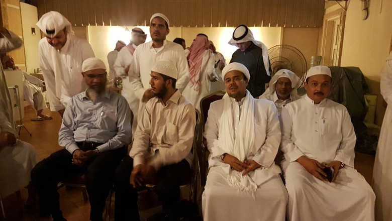 Bertemu di Saudi, Ini yang dibahas Habib Rizieq dengan Zakir Naik
