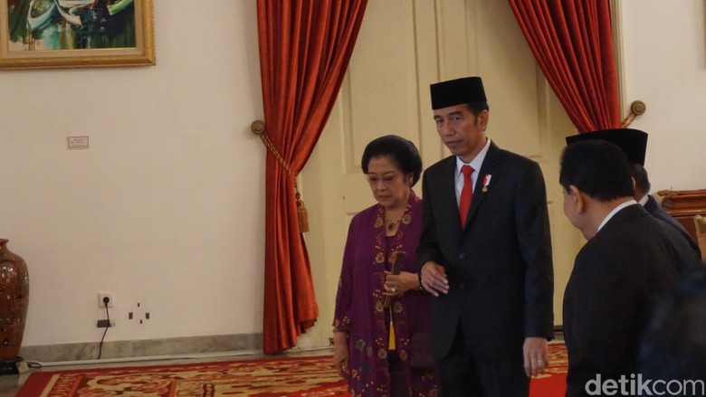 Ketika Mega dan Jokowi Berbincang Berdua di Istana