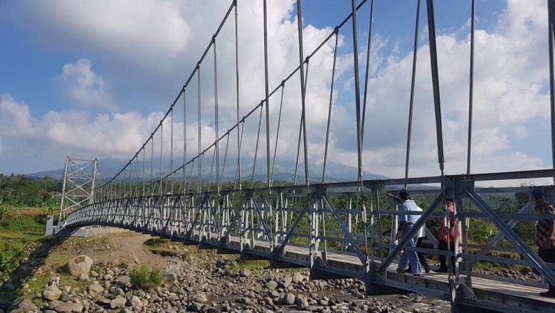 penampakan-jembatan-gantung-yang-diresmikan-jokowi-di-temanggung