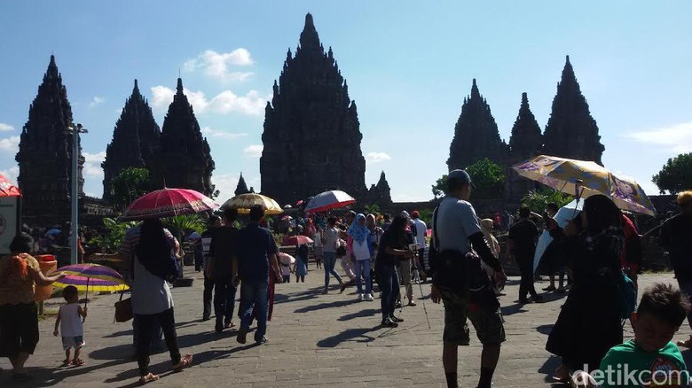 Cerita Siswa SMK Ambil Kain Candi Prambanan Lalu Kesurupan