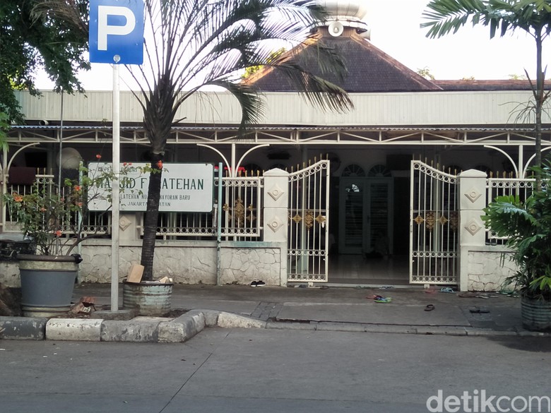 Saksi: Usai Salat, Pelaku Hunus Pisau Lalu Teriak 'Kalian Kafir!'