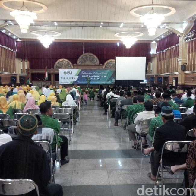 Deddy Mizwar Minta Ulama Kawal Pilkada Serentak 2018 di Jawa Barat
