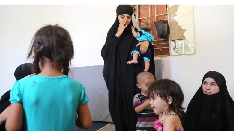 Istri-istri ISIS: Mengapa Saya Bergabung dengan 'Kekhalifahan' di Raqqa