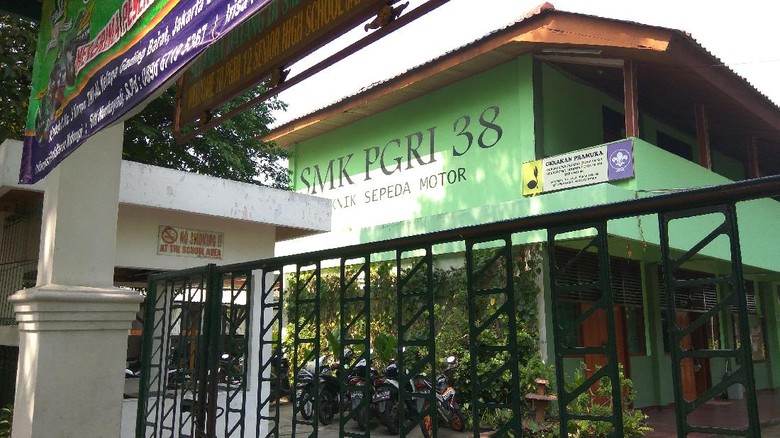 Siswa Pengunggah Foto Dikeluarkan, 2 Siswa Perokok Kehilangan KJP