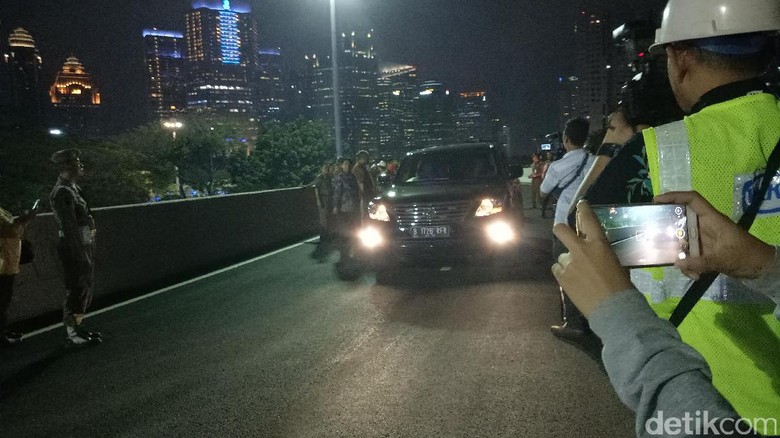 Mobil Djarot Jadi yang Pertama Lewati Simpang Susun Semanggi