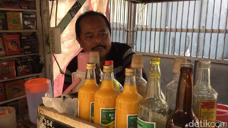 Kenangan Pedagang Jamu Nyonya Meneer di Jakarta