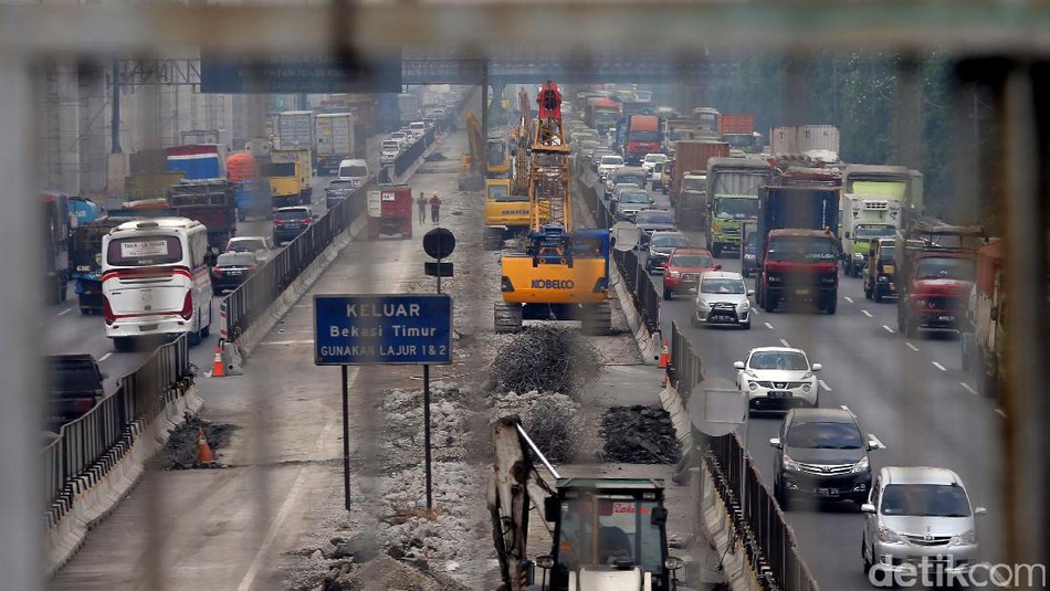 Foto: Tol Jakarta-Cikampek Layang Mulai Dibangun