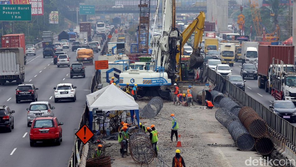 Foto: Tol Jakarta-Cikampek Layang Mulai Dibangun