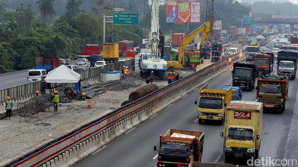 Foto: Tol Jakarta-Cikampek Layang Mulai Dibangun