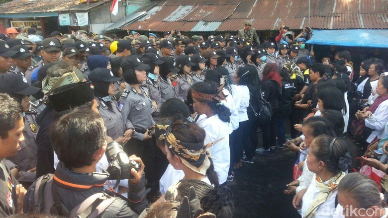 masyarakat-sunda-wiwitan-gagalkan-eksekusi-tanah-adat-di-kuningan