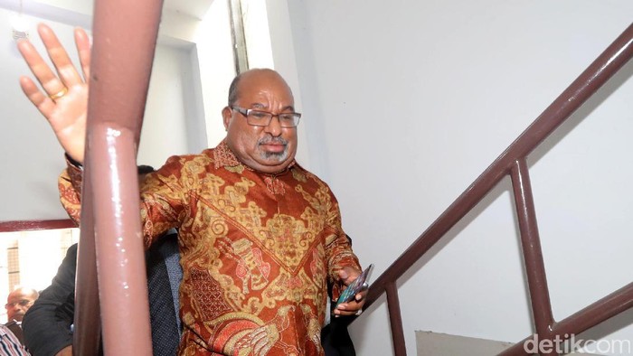 Cerita Lukas Bangun Kantor Gubernur Papua untuk Kenang Almarhum Klemen Tinal