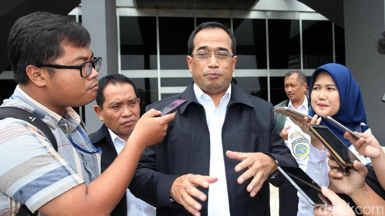 Menhub Pantau Jalur Kereta Bandara Soekarno-Hatta