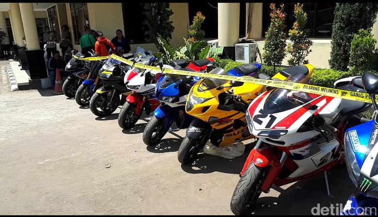 Puluhan Moge dan Mobil Mewah Ber-STNK Palsu Kendaraan Selundupan