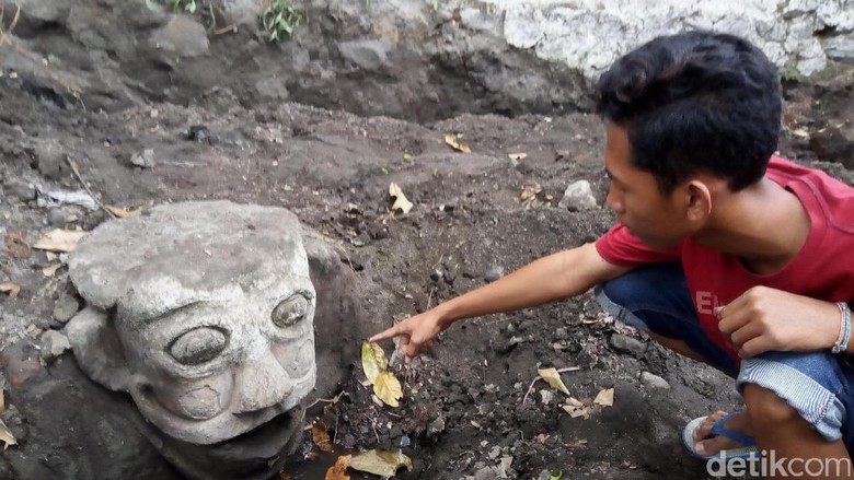 Heboh Penemuan Patung Mirip Badut Film 'It' di Klaten