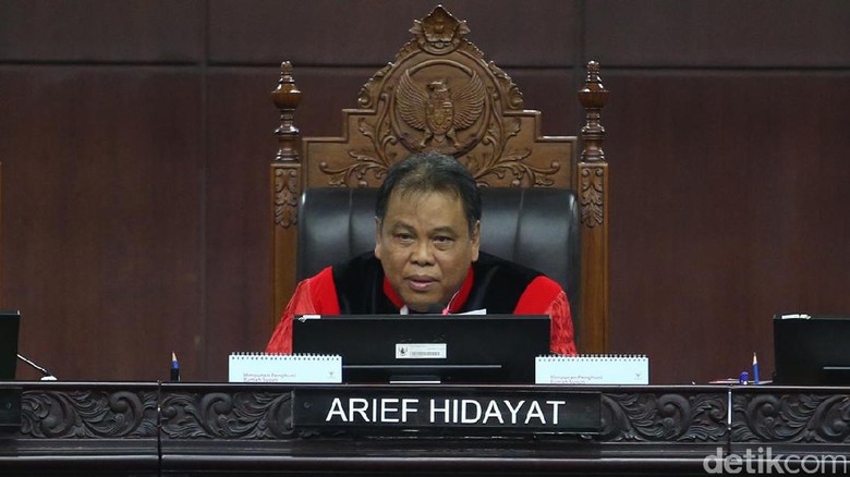 Tok! MK Putuskan Penghayat Kepercayaan Masuk Kolom Agama di KTP