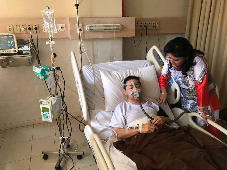 Foto Novanto Terbaring Sakit di RS Premier Jatinegara