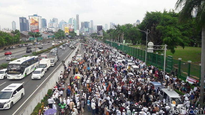 DPR akan Pertimbangkan Aspirasi Massa Aksi 299