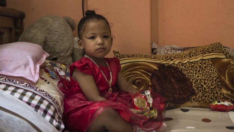 bocah-3-tahun-di-nepal-dinobatkan-jadi-dewi-hindu
