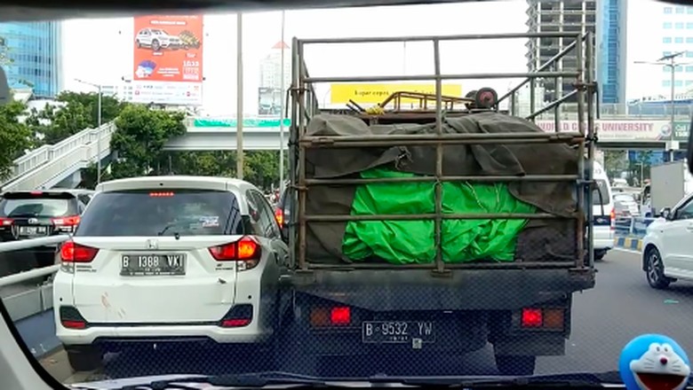 Begini Akibatnya Kalau Serobot Antrean di Gerbang Tol