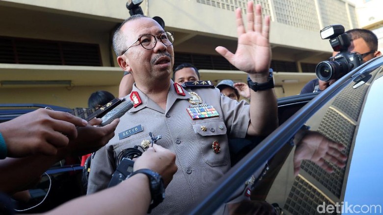 Polisi: Ratna Sarumpaet Bayar Oplas dengan Rekening Bantuan Toba
