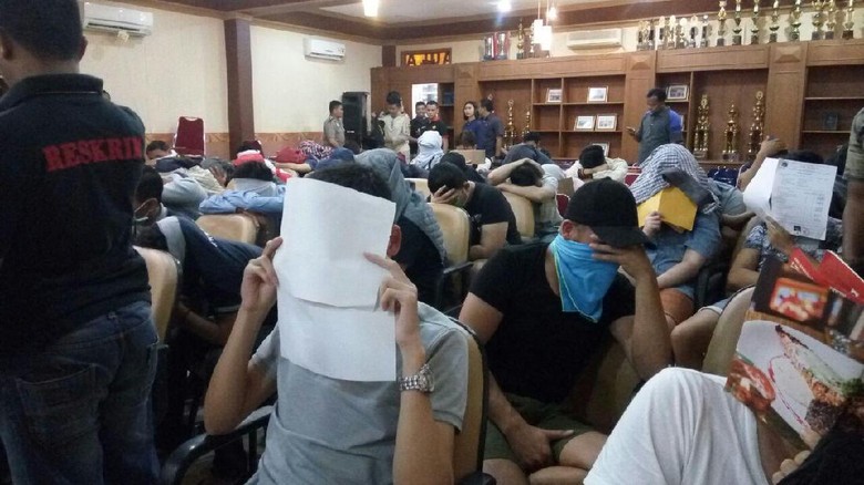 Polisi: Tiket Spa Gay Rp 165.000, Dapat Kondom dan Pelumas