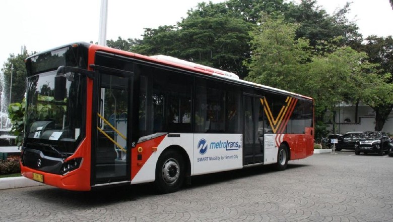 bisa-tidak-ya-bus-transjakarta-pakai-tenaga-listrik