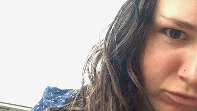 perempuan-muda-ini-bunuh-kakeknya-karena-terinspirasi-serial-horor