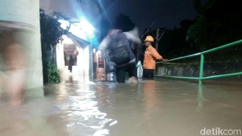 Jl Kemang Timur XI Sempat Banjir 70 Cm, Kini Mulai Surut
