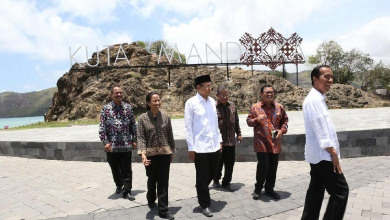 SBY Unggah Foto Saat Meresmikan Mandalika Tahun 2011