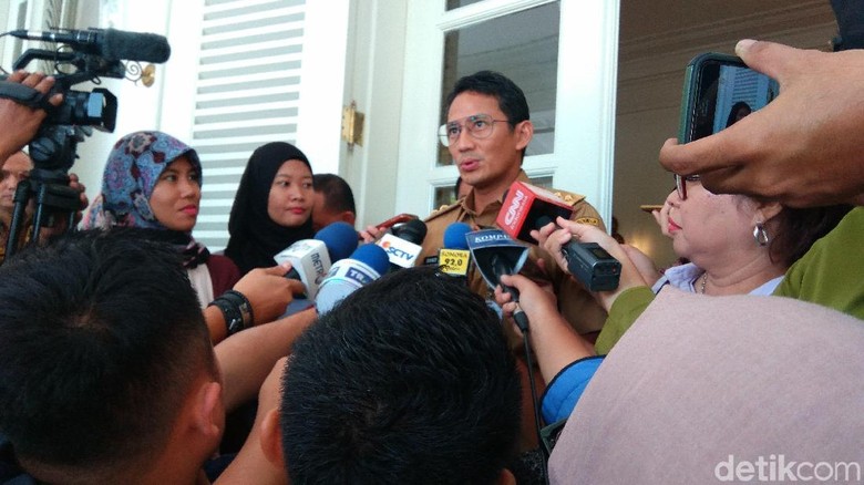 sandiaga-klarifikasi-rencana-kenaikan-pajak-restoran