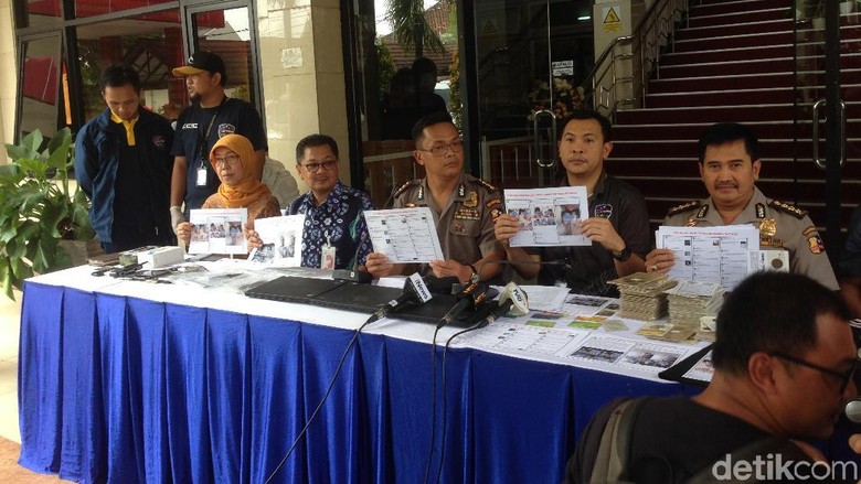 Polisi Tangkap Pria yang Sebar Konten Porno Gay di Medsos