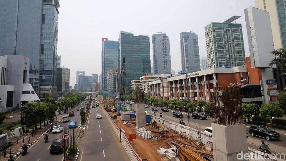 Foto : Melihat Progress Pembangunan LRT Kuningan Dukuh Atas