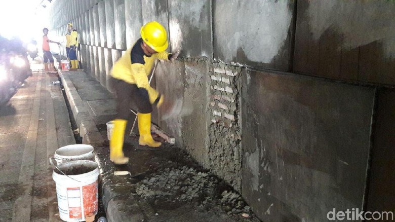 dinas-bina-marga-perbaiki-underpass-pondok-indah-yang-bolong