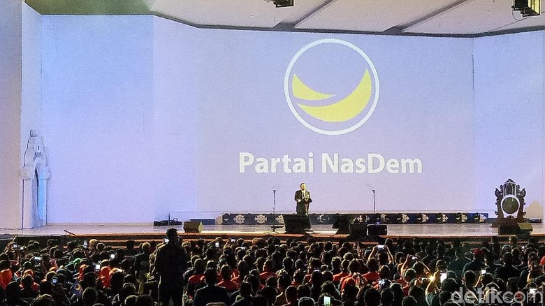 SAH! Nasdem Resmi Kukuhkan Jokowi Jadi Capres 2019