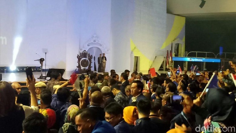 Jelang Pengukuhan Capres 2019, Jokowi Hadiri Rakernas IV NasDem