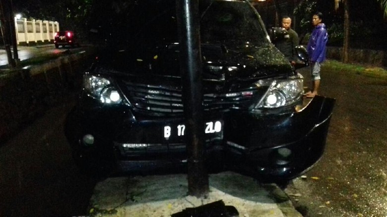 Polisi Periksa Hilman, Wartawan yang Sopiri Novanto saat Kecelakaan