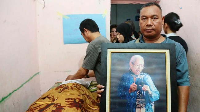 Artis Senior Laila Sari Tutup Usia