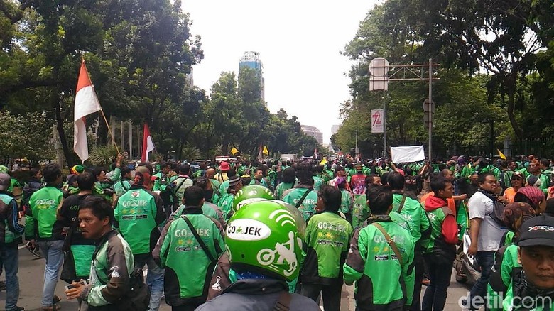 Demo Tuntut Regulasi, Driver Ojek Online Longmarch ke Kemenhub