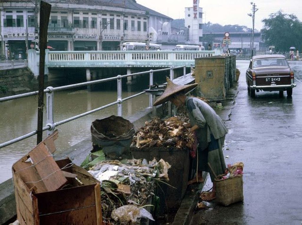 Mengejutkan! Foto Warna Singapura Kala Masih Negara Miskin