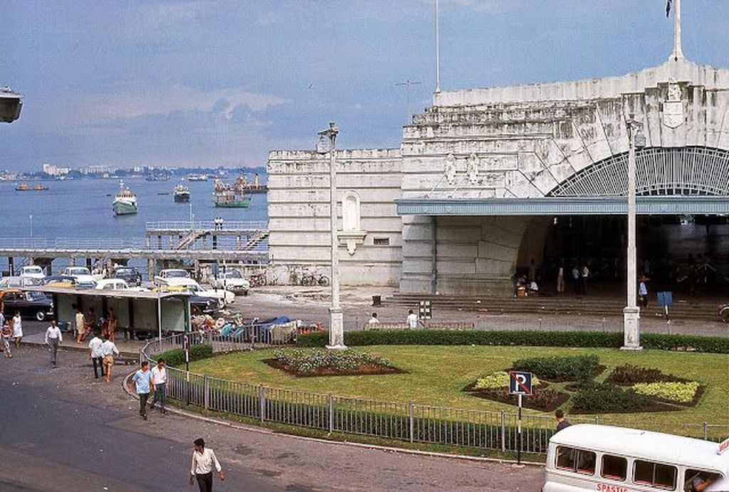 Mengejutkan! Foto Warna Singapura Kala Masih Negara Miskin
