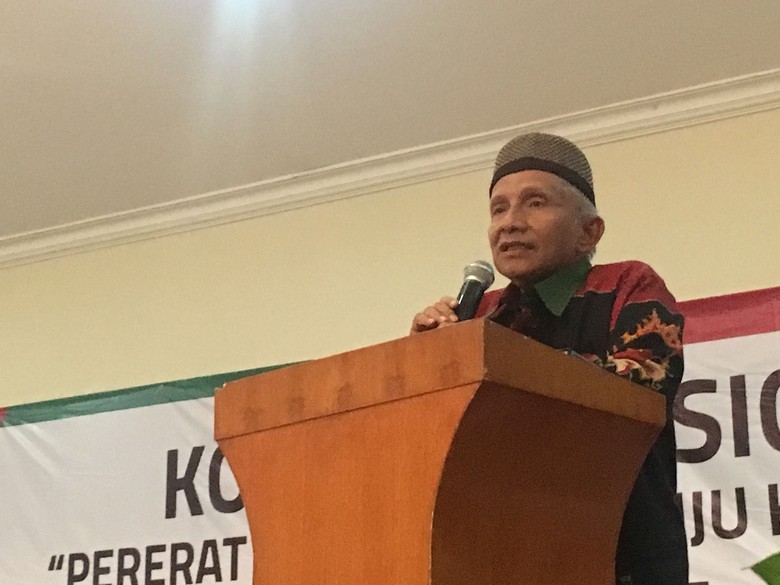 jokowi-bagi-bagi-sertifikat-tanah-amien-rais-pengibulan
