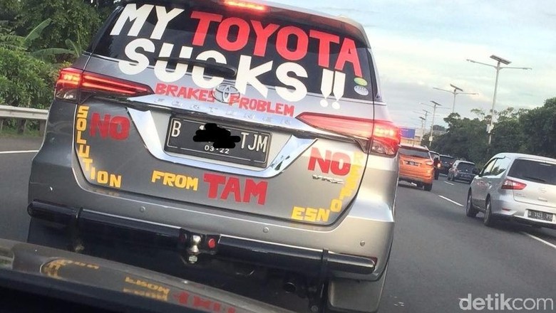Kecewa dengan Toyota, Pemilik Tempeli Fortunernya dengan Makian