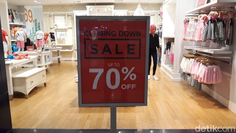 Toko Mau Tutup, GAP GI Diskon Baju dari Rp 459.000 Jadi Rp 79.000